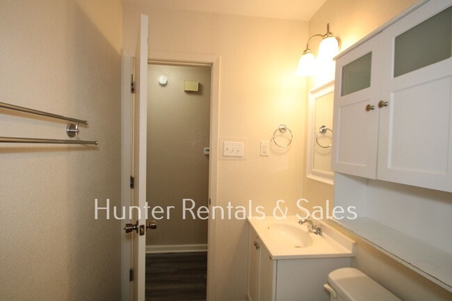 Photo - Mountain of Amenities!