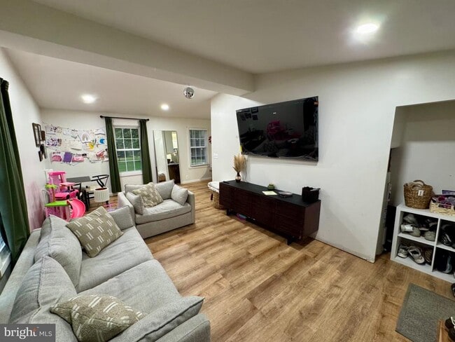 24712 Etchison Dr