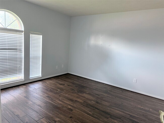 Photo - 11308 Madison Ct