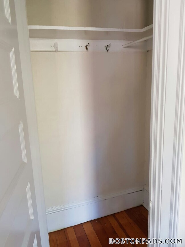 Photo - 533 Newbury St Unit 3