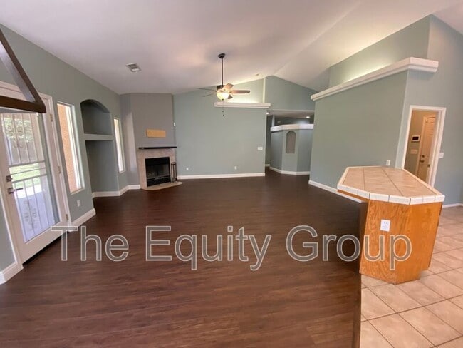 Photo - 2643 W Oakridge Ave