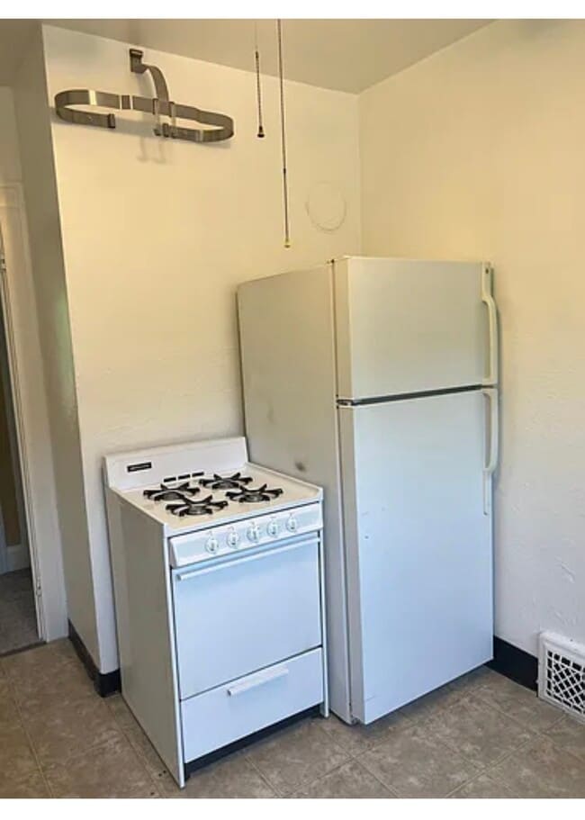 1312 Marlowe Ave Unidad 2nd Floor