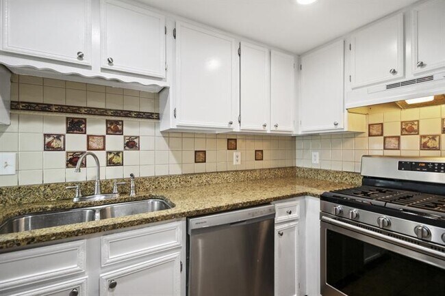 Photo - 536 Granite Ridge Pl