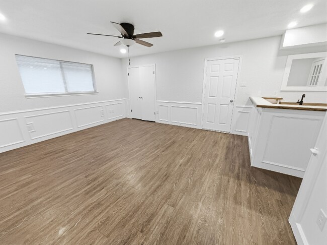 Photo - 2409 Castle St