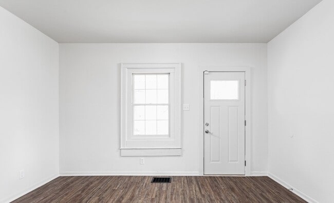 Photo - 563 Tecumseh St