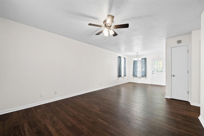 Photo - 3 Bedroom Pet Friendly Home For Rent!