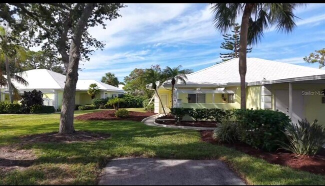 Photo - 310 Wexford Terrace