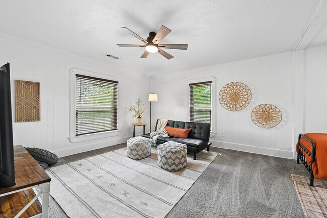 Photo - 408 S Wright St Unidad SI ID1520957P