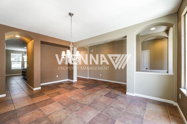 Photo - 1014 Waterford Dr