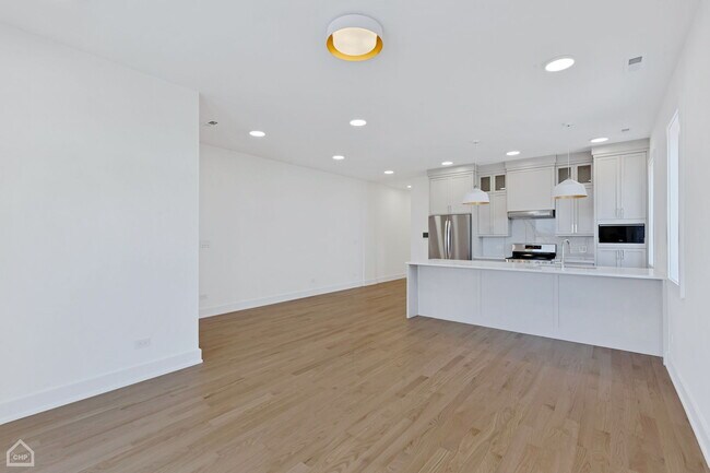 Photo - 3545 W Belmont Ave Unidad 2