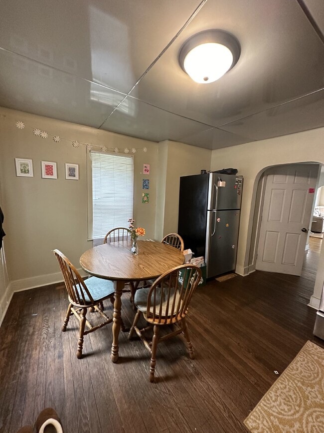 Photo - 4 Bed 2 Bath close to UWEC!