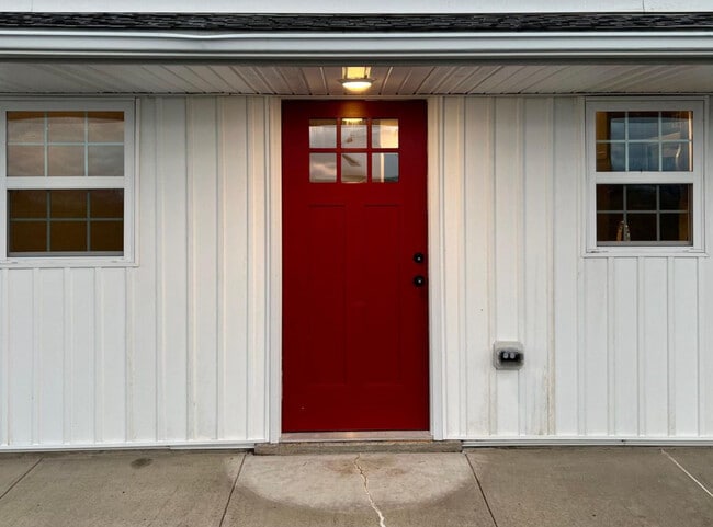 Building Photo - 6688 Bino Rd Unit B