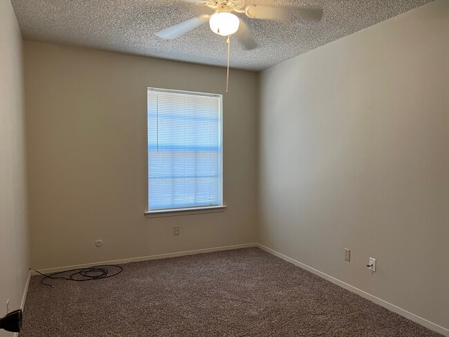 Photo - Willow Apts, 929 Brazos, Graham, TX 76450