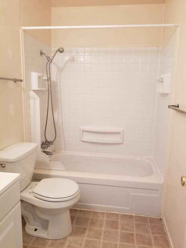 Photo - 1878 Humboldt Rd Unidad 2