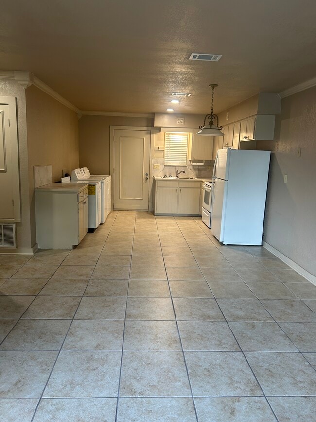 Building Photo - 201 Marquette St Unit #8