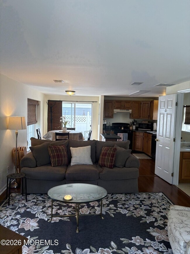 Photo - 520 3rd Ave