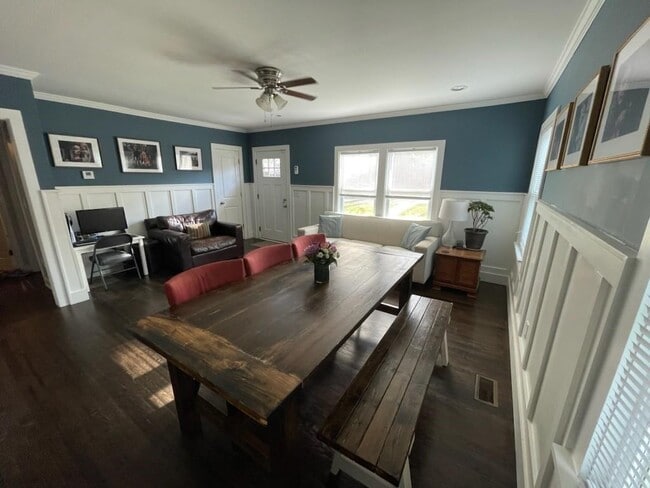 Photo - 124 Woodbine Cir SE