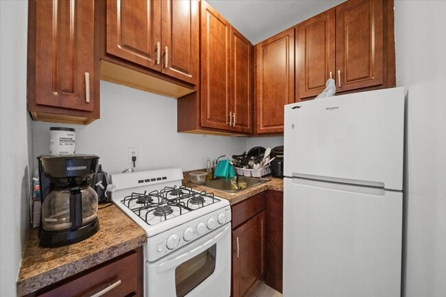 Photo - 3727 N Pine Grove Ave Unit 403