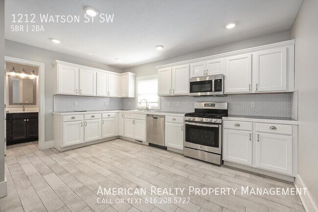 Photo - 1212 Watson St SW