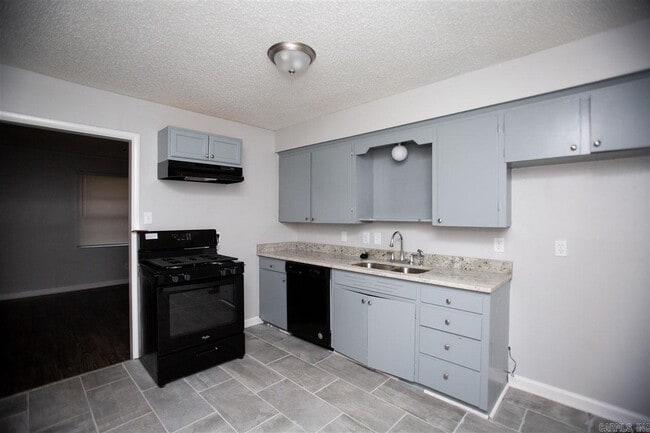 Photo - 9110 Woodford Dr