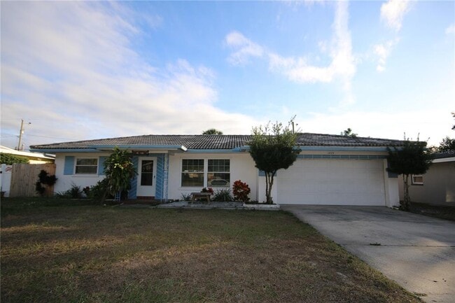 Building Photo - 1429 Seabreeze St