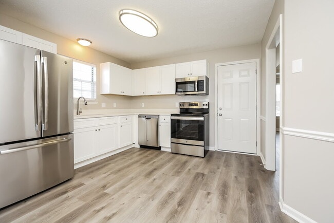 Photo - 125 Oak Leaf Dr