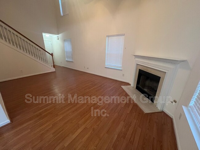 Photo - 2810 Lakeside Cir
