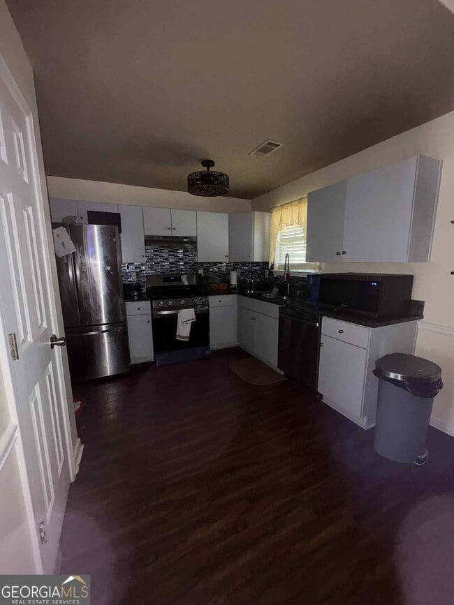 Photo - 2890 Duncan Pl