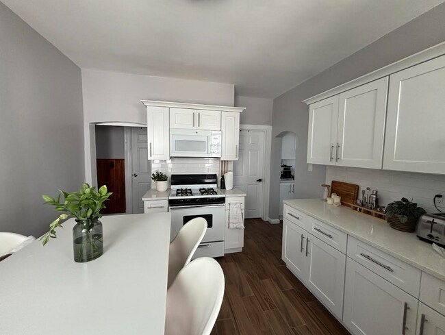 Photo - 11 Houghton St Apartments Unit 3