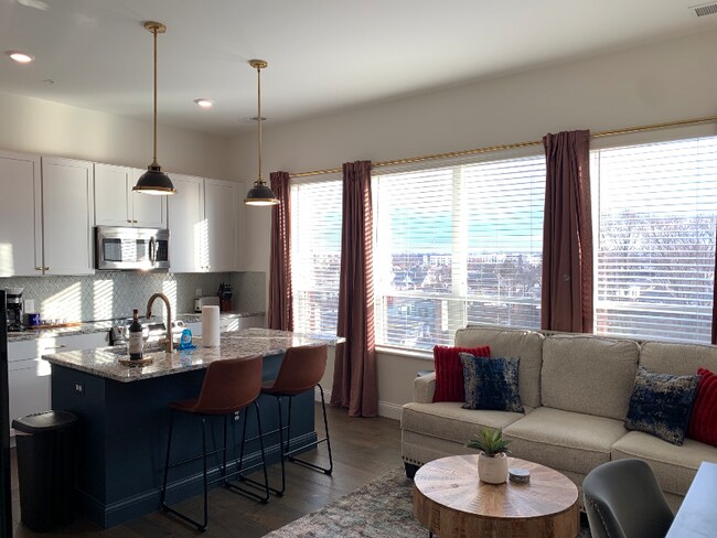 Photo - 1079 N High St Unidad Apt. 505