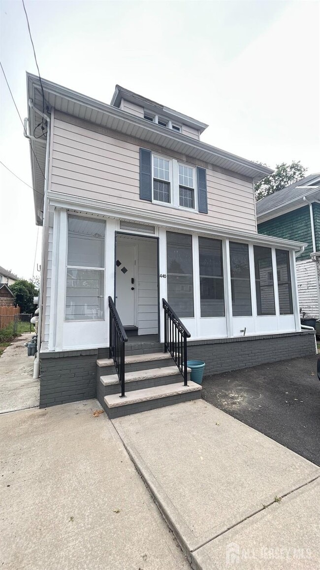 Building Photo - 440 Denison St Rental