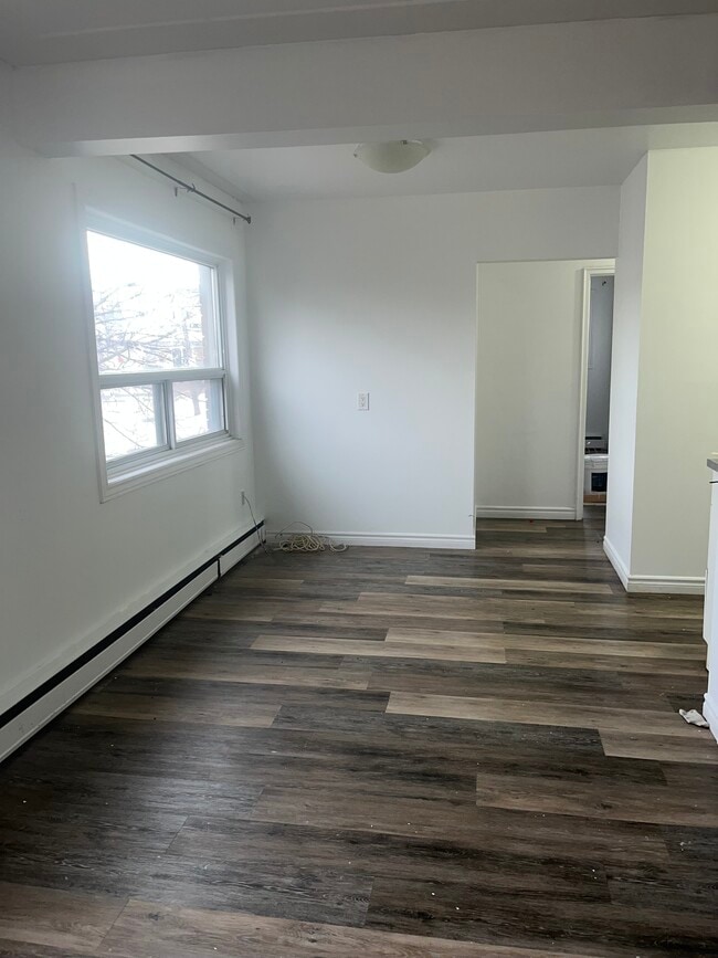 Photo - 21 Stirling Ave S Unit 20