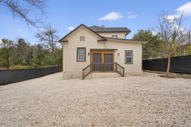 Photo - 413 Nopal St