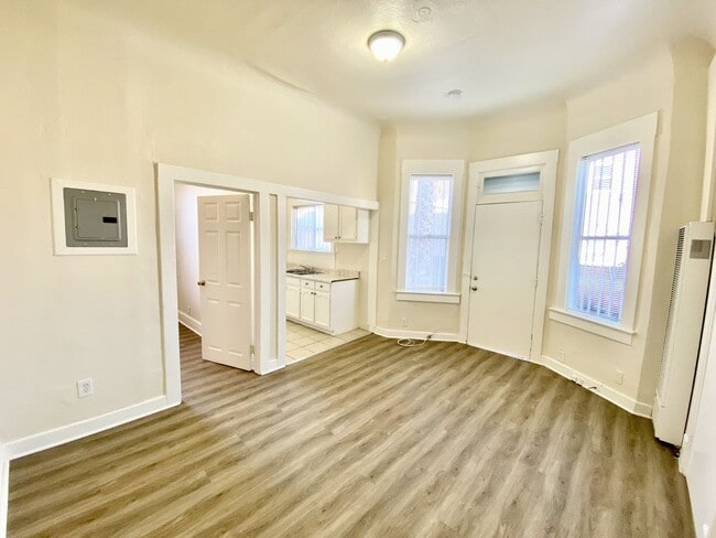 Photo - 125 E 20th St Unidad 2