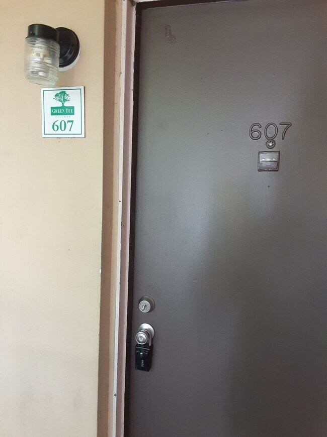 Photo - Green Tee - # 607 Unit # 607