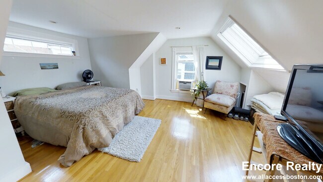 Photo - 8 Claremon St Unit 2