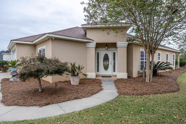 Photo - 229 Stonegate Dr House