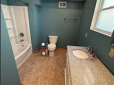 Photo - 635 Valley St