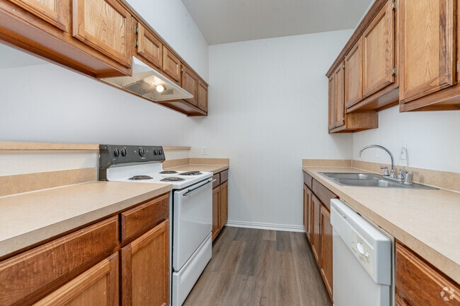 1BR, 1BA - 609SF - Kitchen