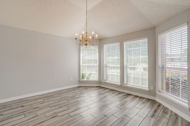 Photo - Welcome Home- Stylish 3 Bedroom, 2 Bath Ho...