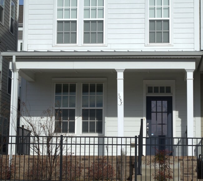 Building Photo - 1057 Vida Wy