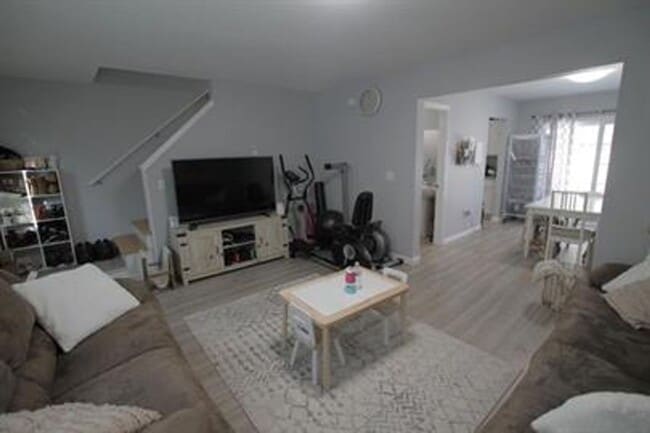 Photo - 614 Main St Unit #3