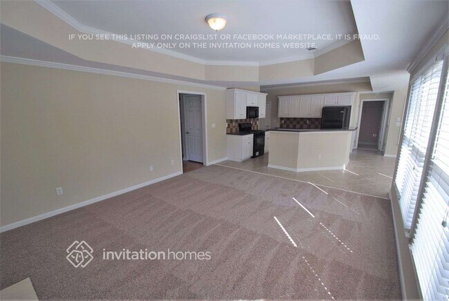 Photo - 1565 Woodpoint Way