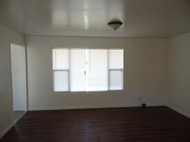 Photo - 210 E 200 N