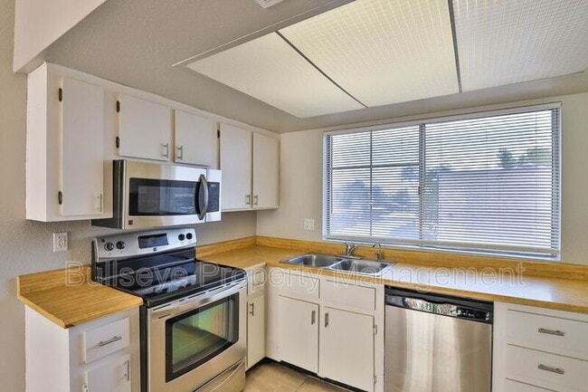 Photo - 1540 W Mercer Ln Unit 4