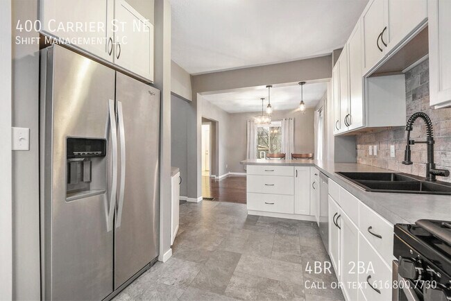 Photo - 400 Carrier St NE
