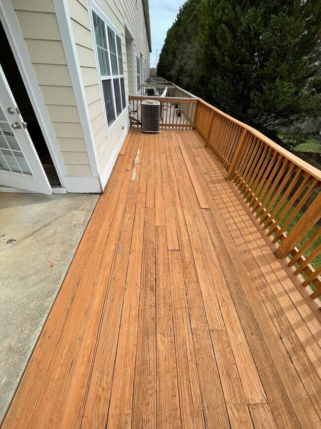 Photo - Courtyard Way Subdivision -END UNIT!