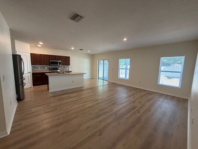 Photo - PRIVATE LANDLORD -LIKE NEW RENTAL HOME