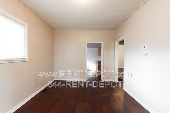Photo - 1501 Henning Ave