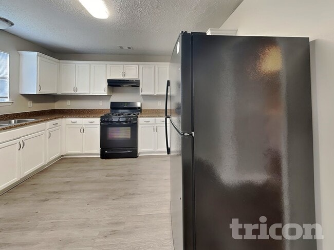 Photo - 3525 Brookstone Way